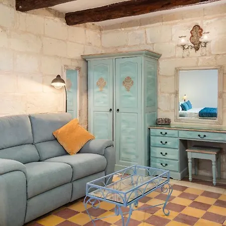 펜션 Traditional Maltese Townhouse - Close To Sea *