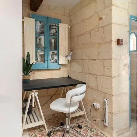 Traditional Maltese Townhouse - Close To Sea