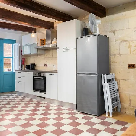 Traditional Maltese Townhouse - Close To Sea Holiday home