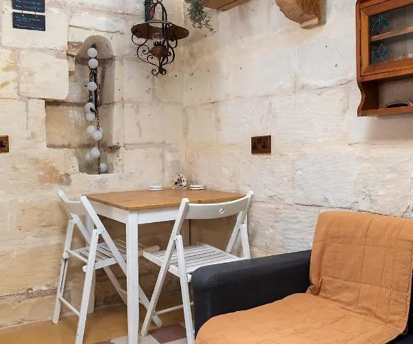 Traditional Maltese Townhouse - Close To Sea