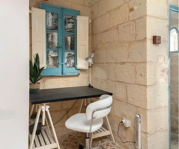 Traditional Maltese Townhouse - Close To Sea