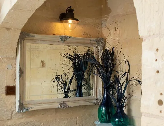 Traditional Maltese Townhouse - Close To Sea Tatil Evi