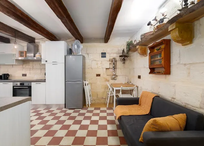 Traditional Maltese Townhouse - Close To Sea *