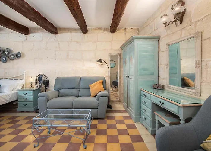 Traditional Maltese Townhouse - Close To Sea *