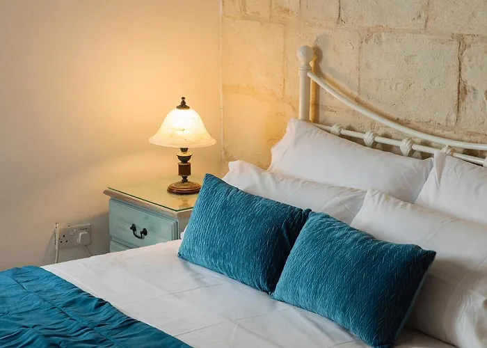 Traditional Maltese Townhouse - Close To Sea 펜션 *