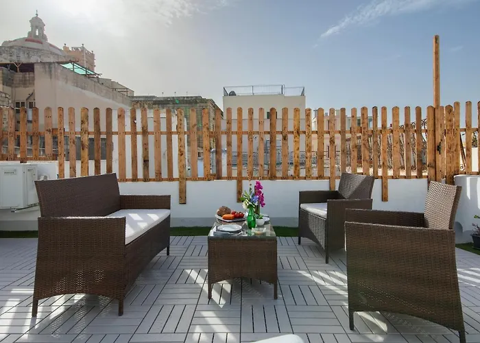 Traditional Maltese Townhouse - Close To Sea * سنجليا