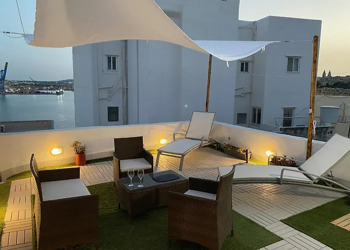 Traditional Maltese Townhouse - Close To Sea *