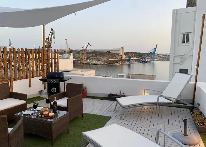 펜션 Traditional Maltese Townhouse - Close To Sea 센글리아